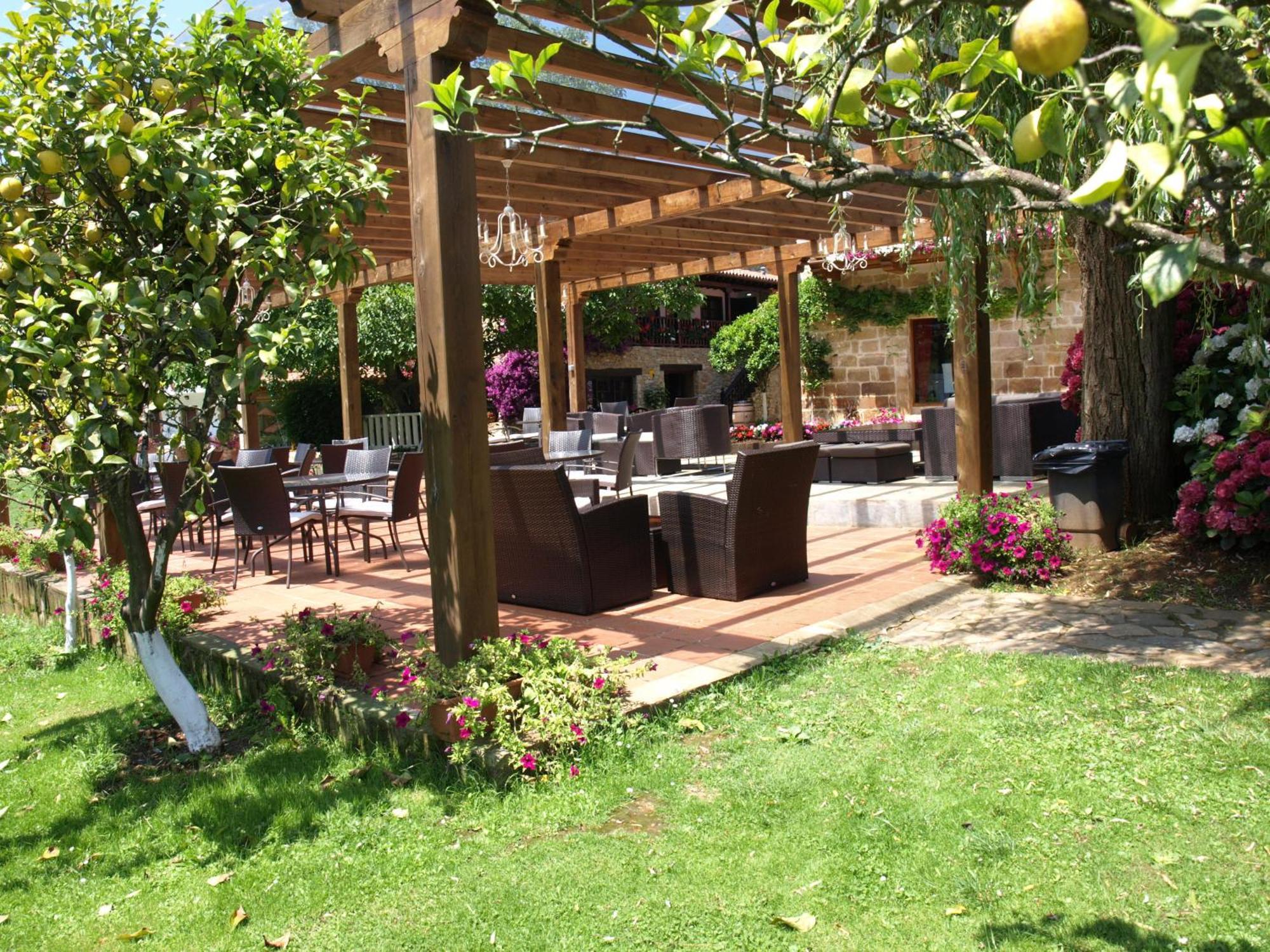 Hosteria El Pomar Novales Buitenkant foto